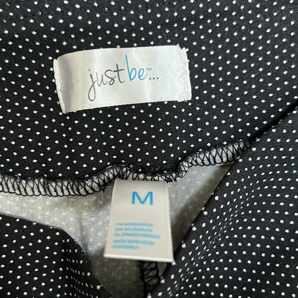 Just Be black and white polka dot capris/ medium - Picture 2 of 4